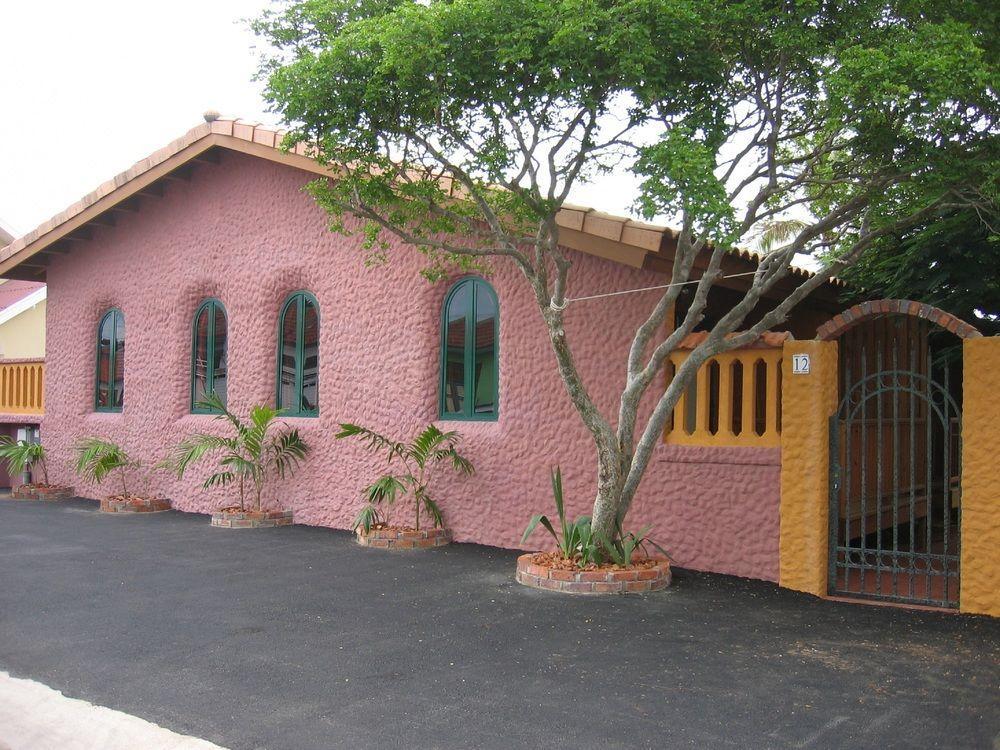 Flamboyant Garden Villas Oranjestad Exterior foto